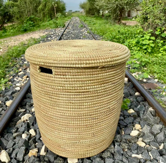Laundry basket (or coffee table) hand-woven elephant grass with lid. Natural color. Three sizes. Fair Trade from Ghana