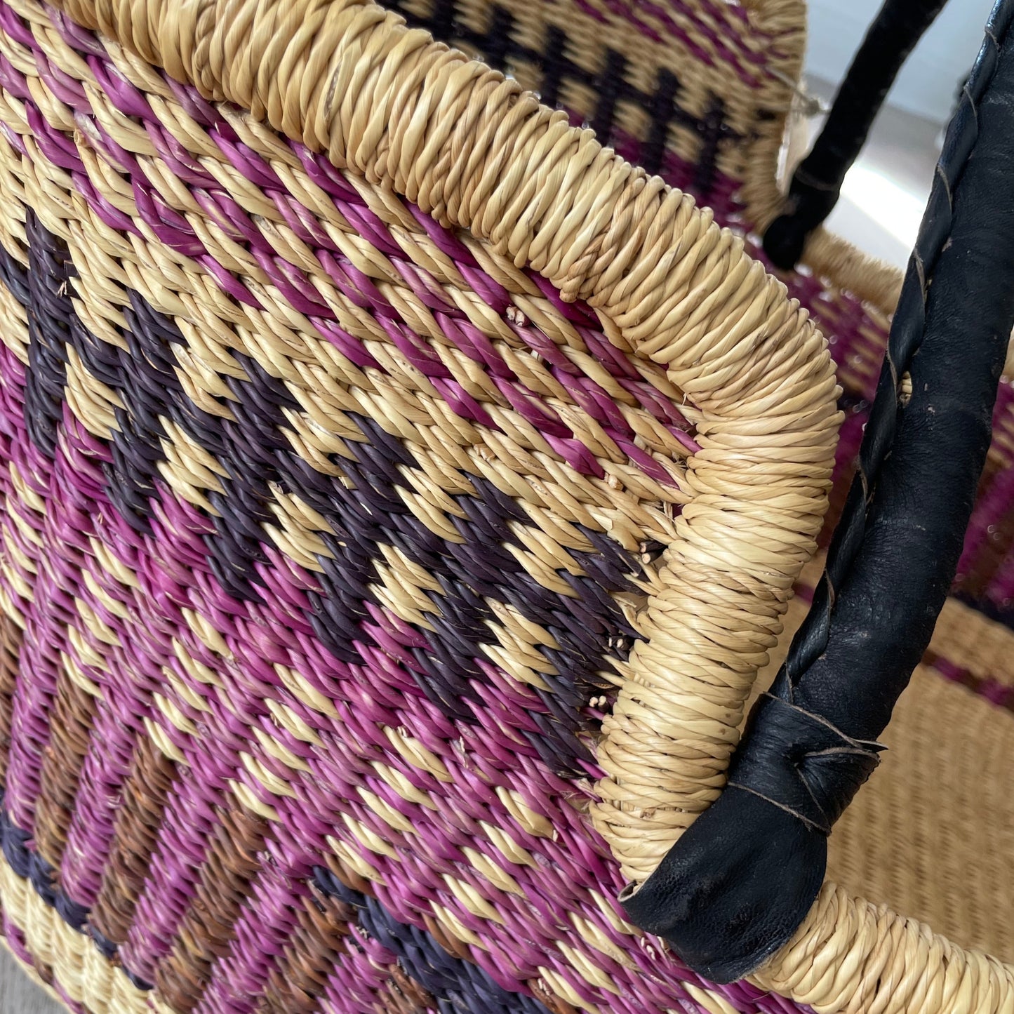 Baby lift (moss basket), woven in elephant grass, sustainable and Fair Trade from Ghana