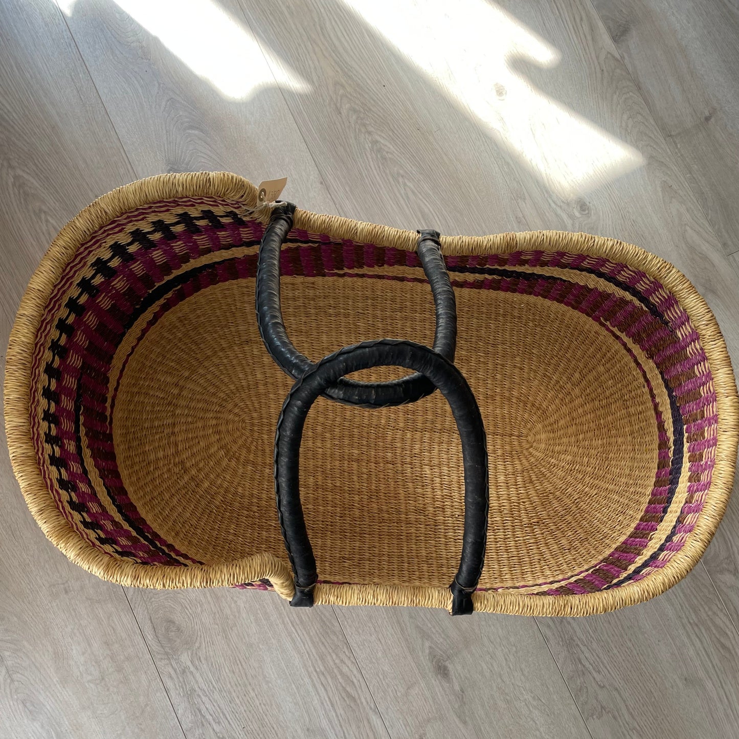 Baby lift (moss basket), woven in elephant grass, sustainable and Fair Trade from Ghana
