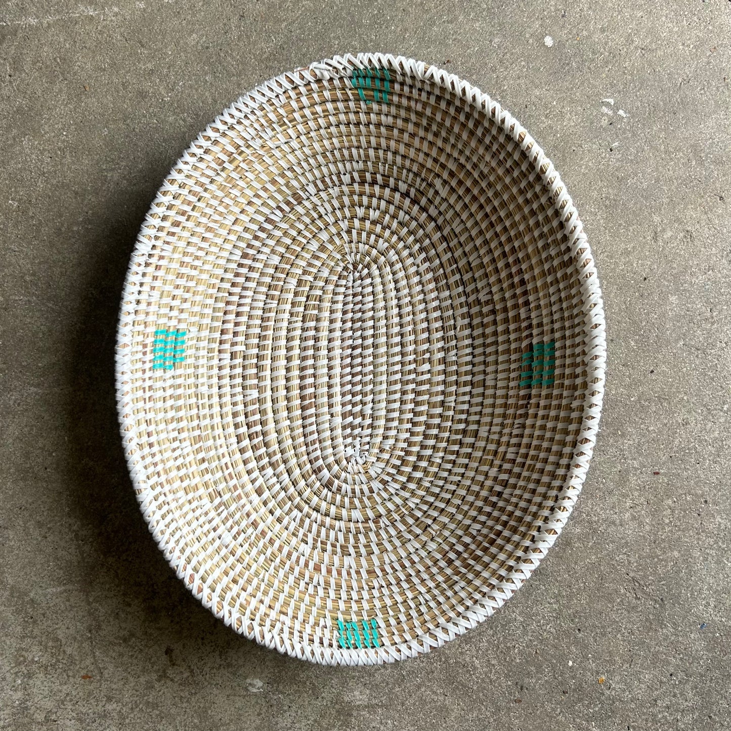 Bread tray in colorful patterns. Oval. Handwoven. Fair Trade from Senegal