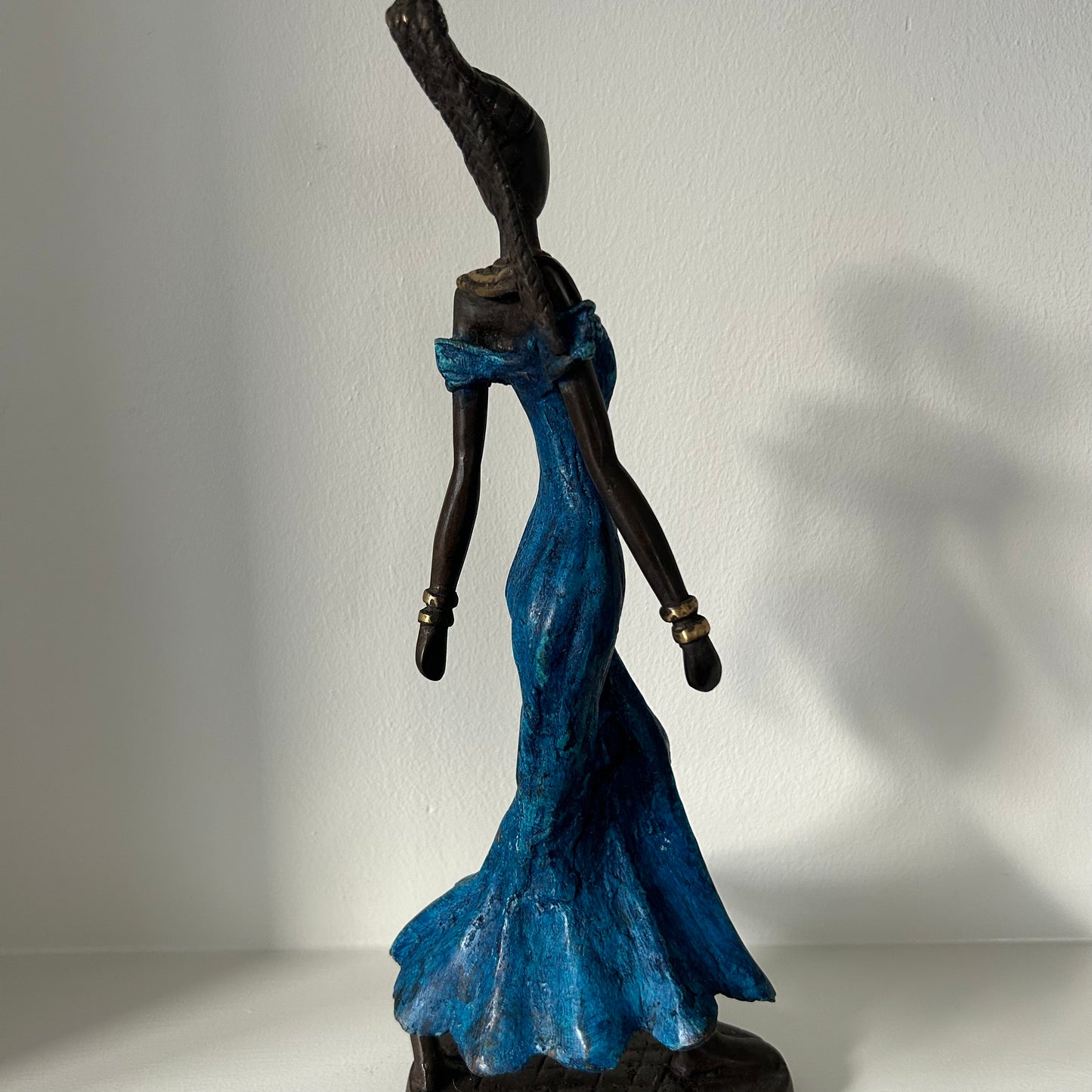 Brass art, 'Power Woman' in blue & long hair, 35-37 cm, Fair Trade, Burkina Faso