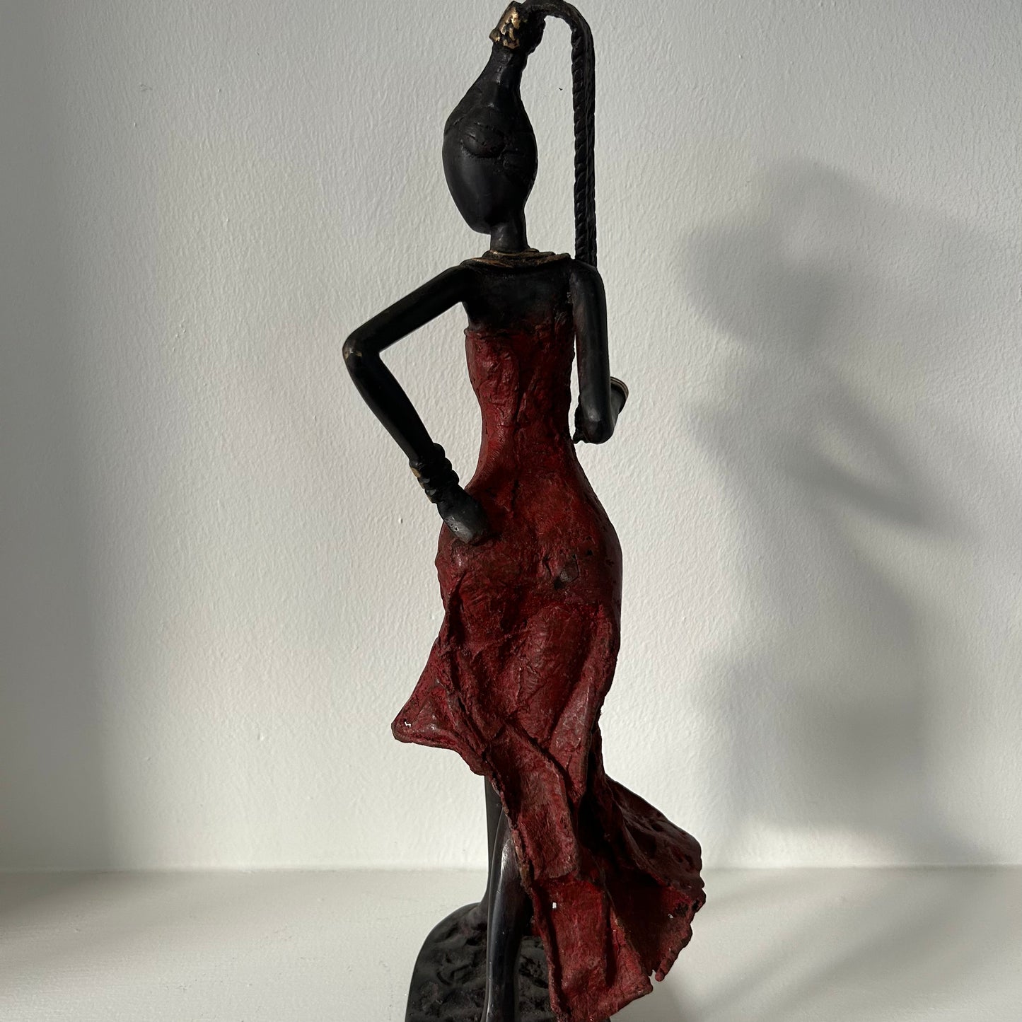 Brass art, 'Power Woman' in red & long hair, 35-37 cm, Fair Trade, Burkina Faso