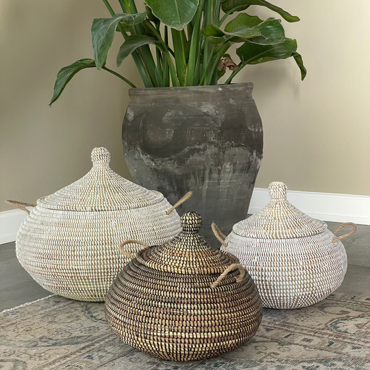 Puffed ball baskets (Ndaa) with lid, White. Fair Trade, Senegal