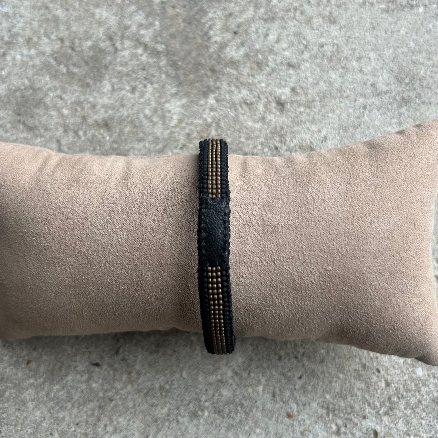 Men's bracelet, leather & black/mocha beads