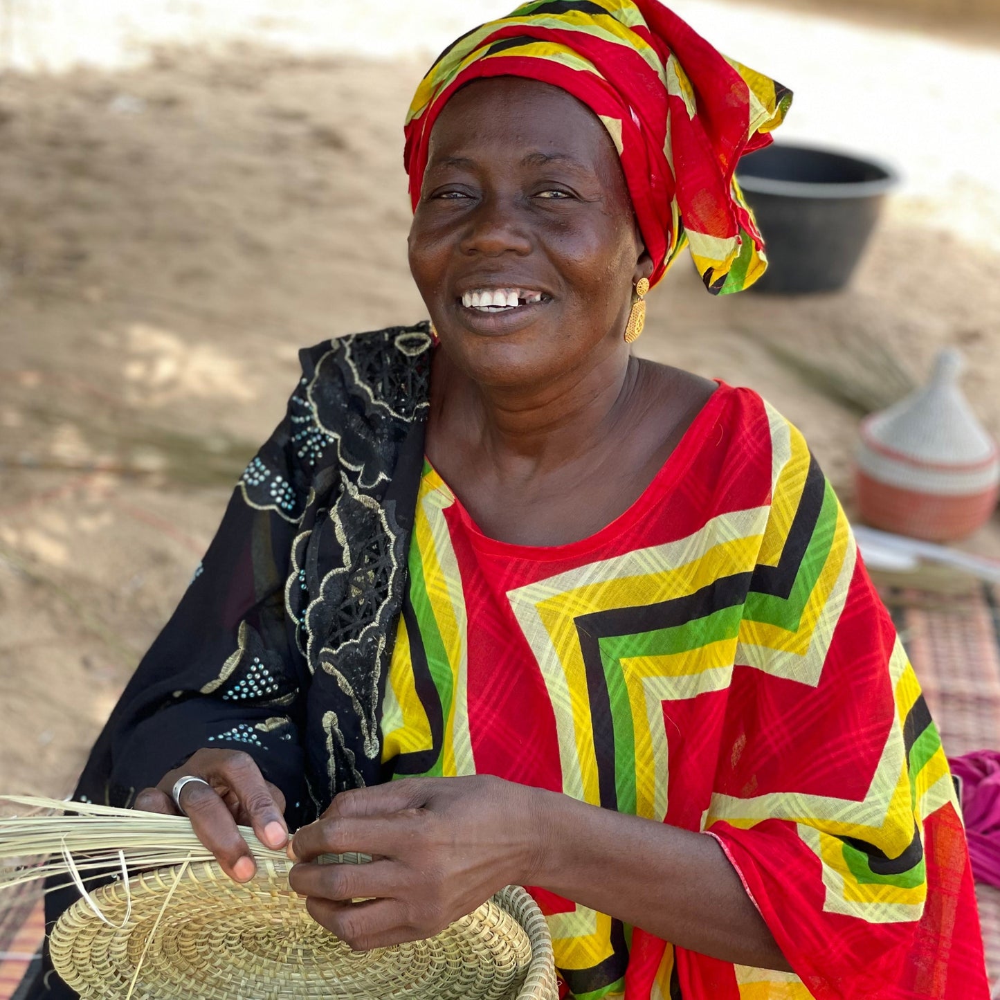 Vasketøjskurv i flettet elefantgræs i tre størrelser. Håndlavet og Fair Trade fra Ghana