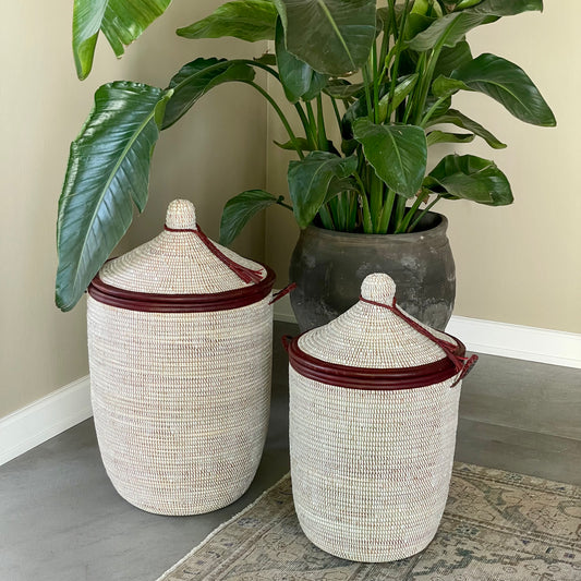 White laundry basket with leather details, hand braided with Senegal lid