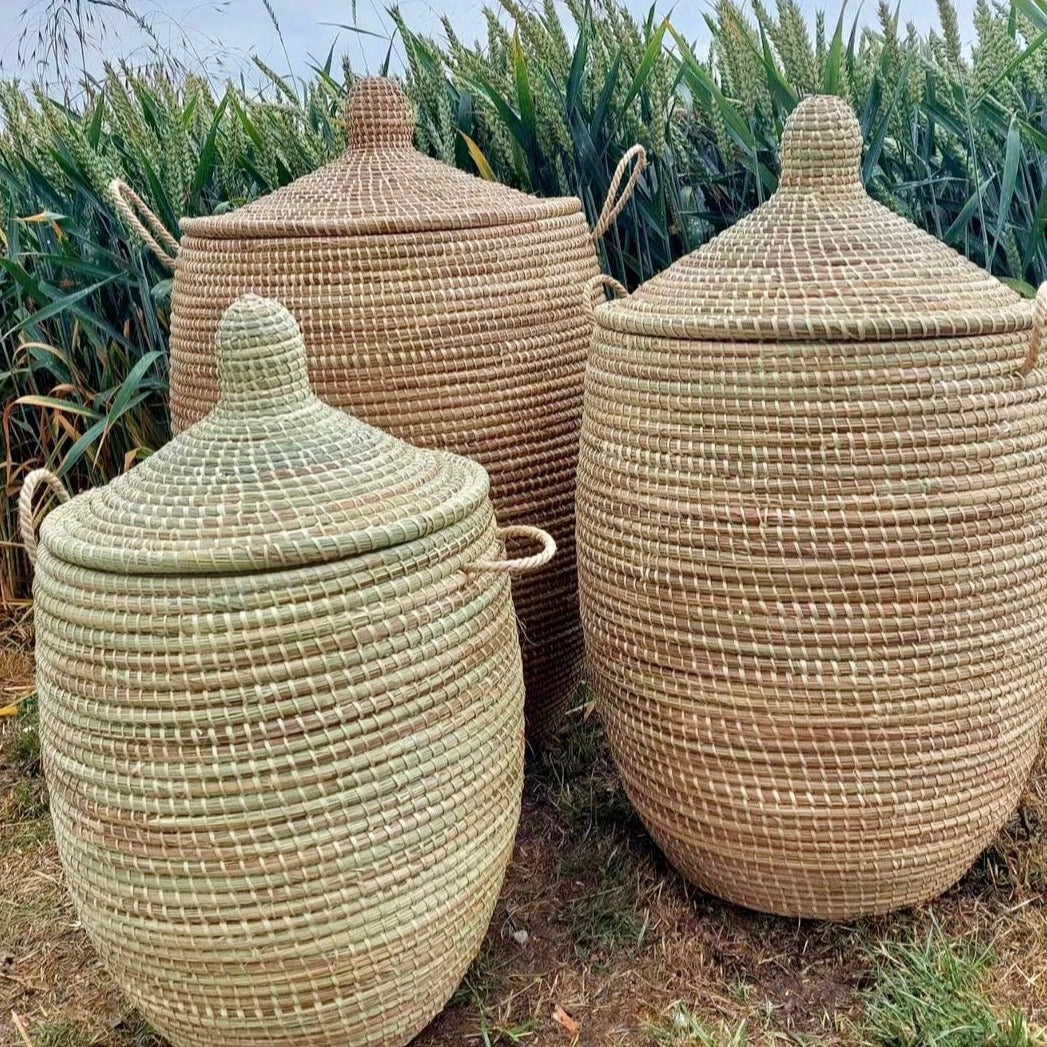 Vasketøjskurv håndflettet med organic tråd med Senegal-låg. Natur farvet. Fire størrelser. Fair Trade