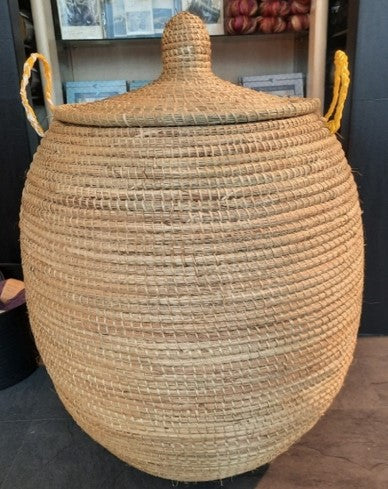 Vasketøjskurv håndflettet med organic tråd med Senegal-låg. Natur farvet. Fire størrelser. Fair Trade