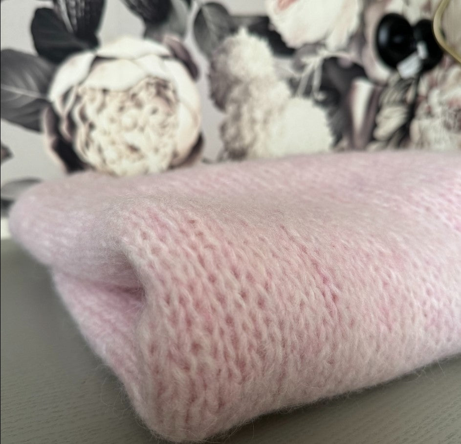 Coffee Beanies, Alpaca wool sweater, pink, Burundi