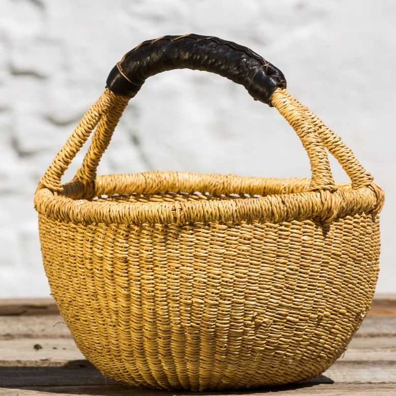 Bolga basket. Three sizes. Nature with black leather handle. Fair Trade, Ghana