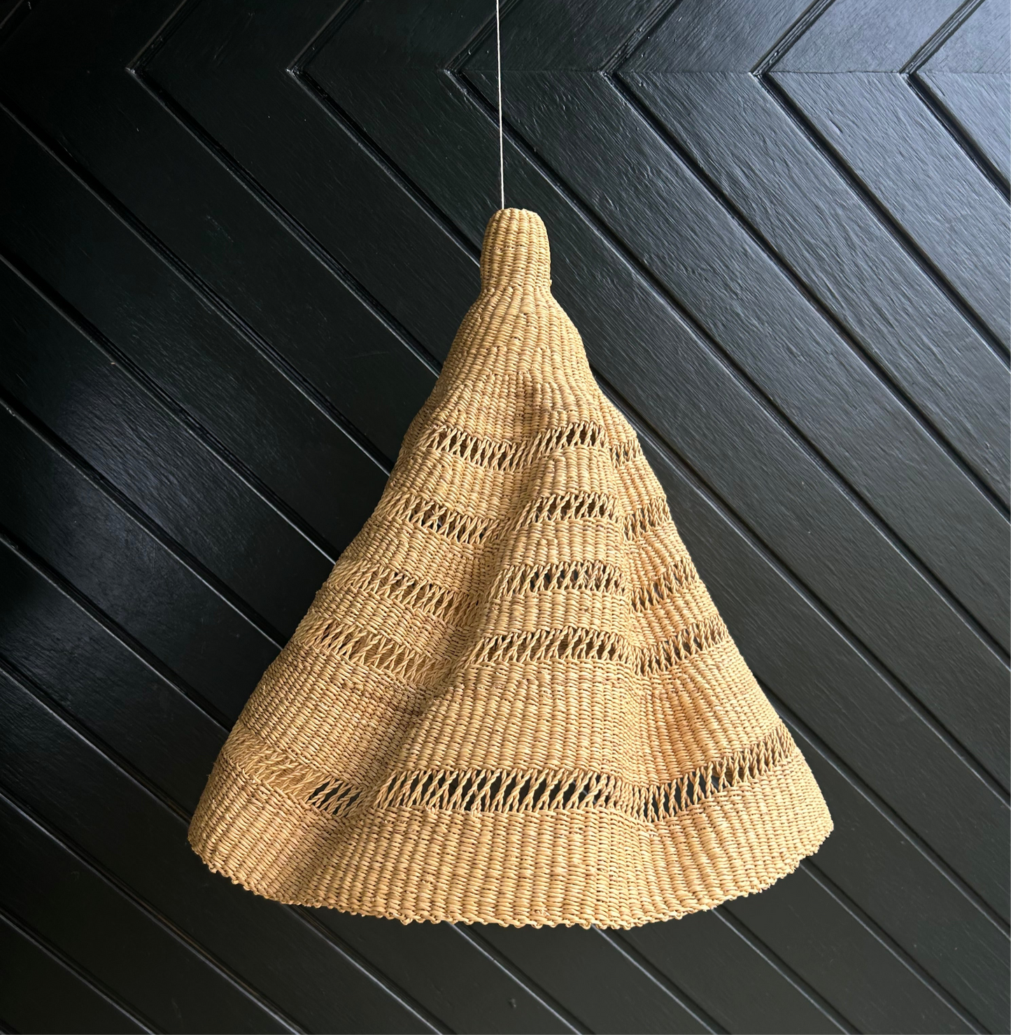 Lampshade braided in bamboo. Sustainable and Fair Trade from Cameroon