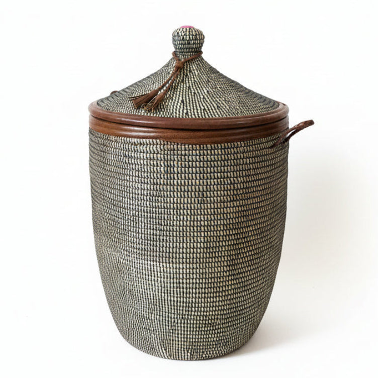 White laundry basket with leather details, hand braided with Senegal lid