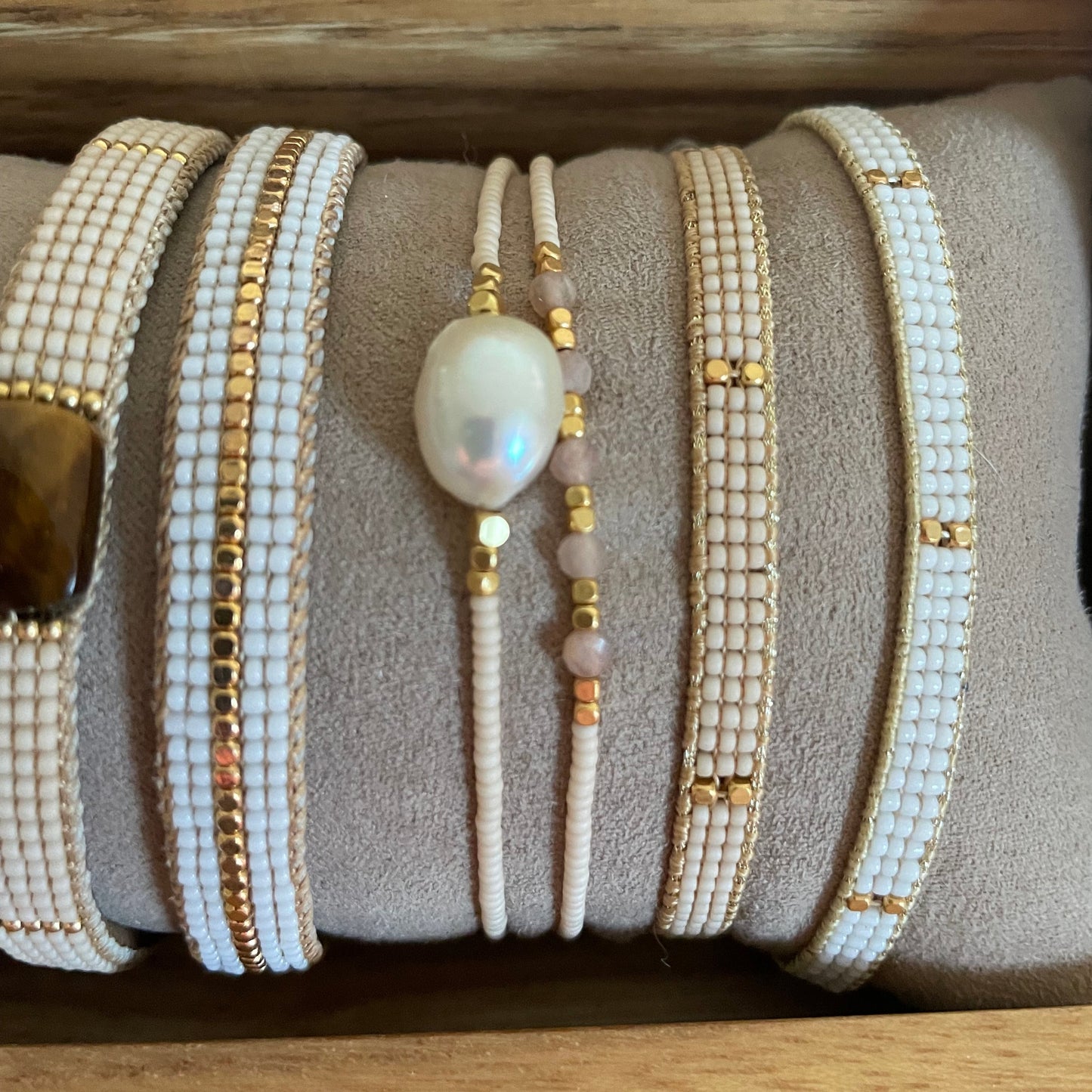 Bracelet with saltwater pearl