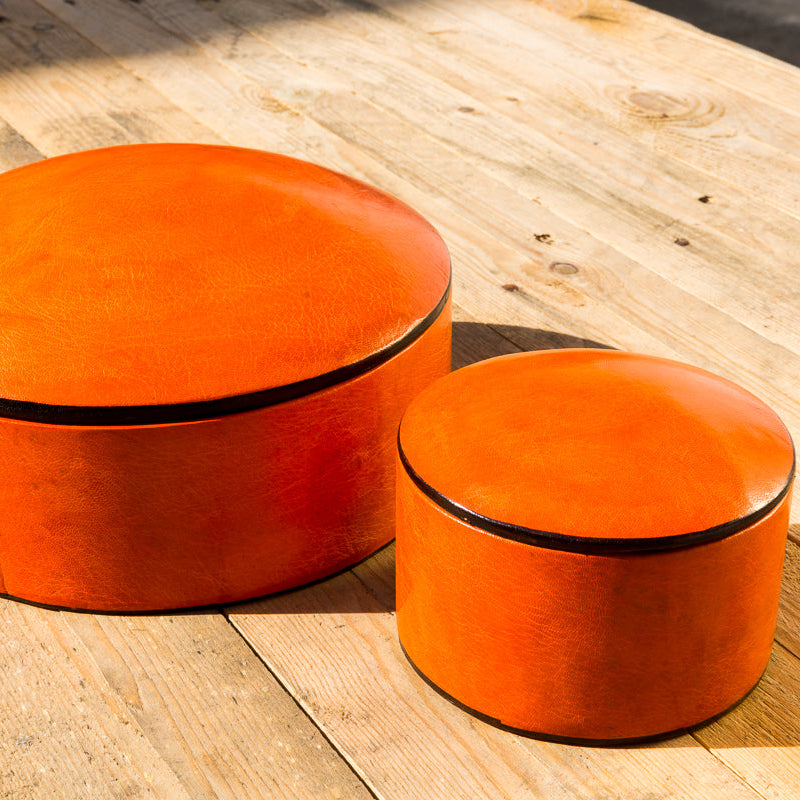 Skindæske i orange, to størrelser. Fair Trade fra Burkina Faso