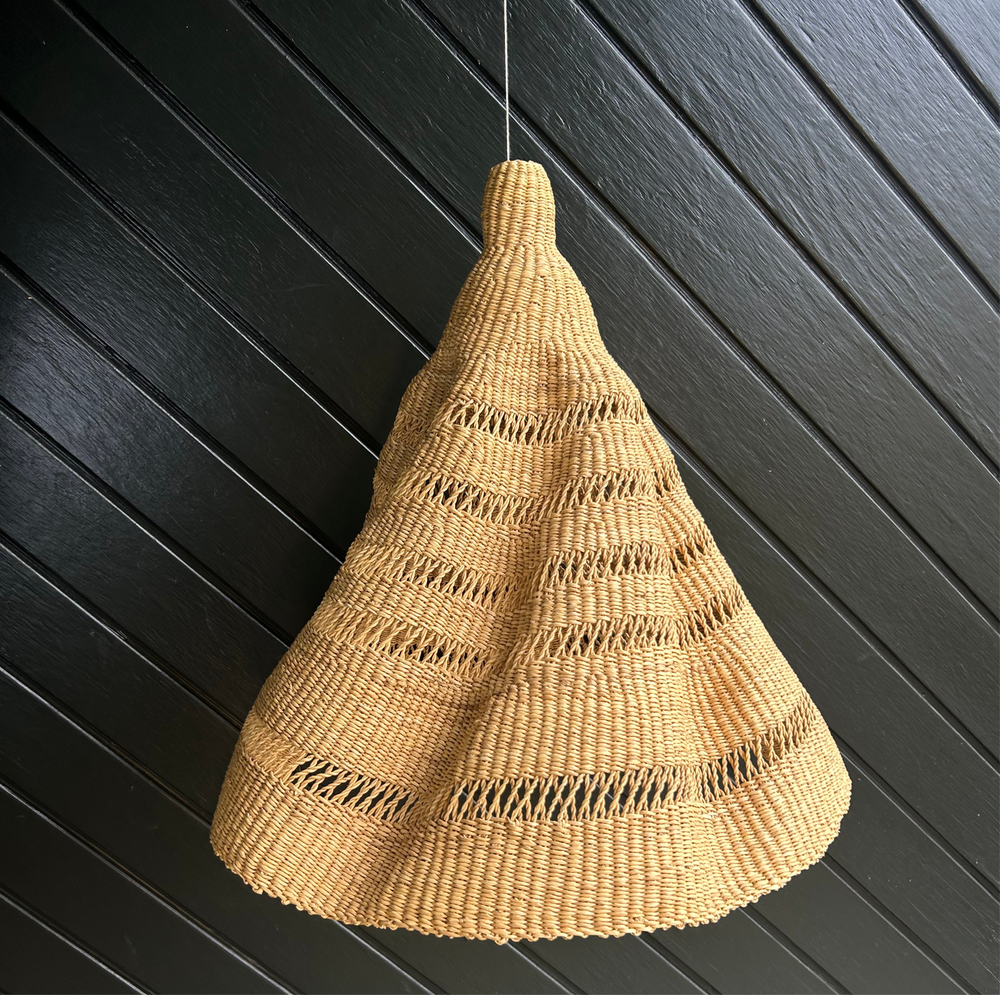 Lampshade braided in bamboo. Sustainable and Fair Trade from Cameroon