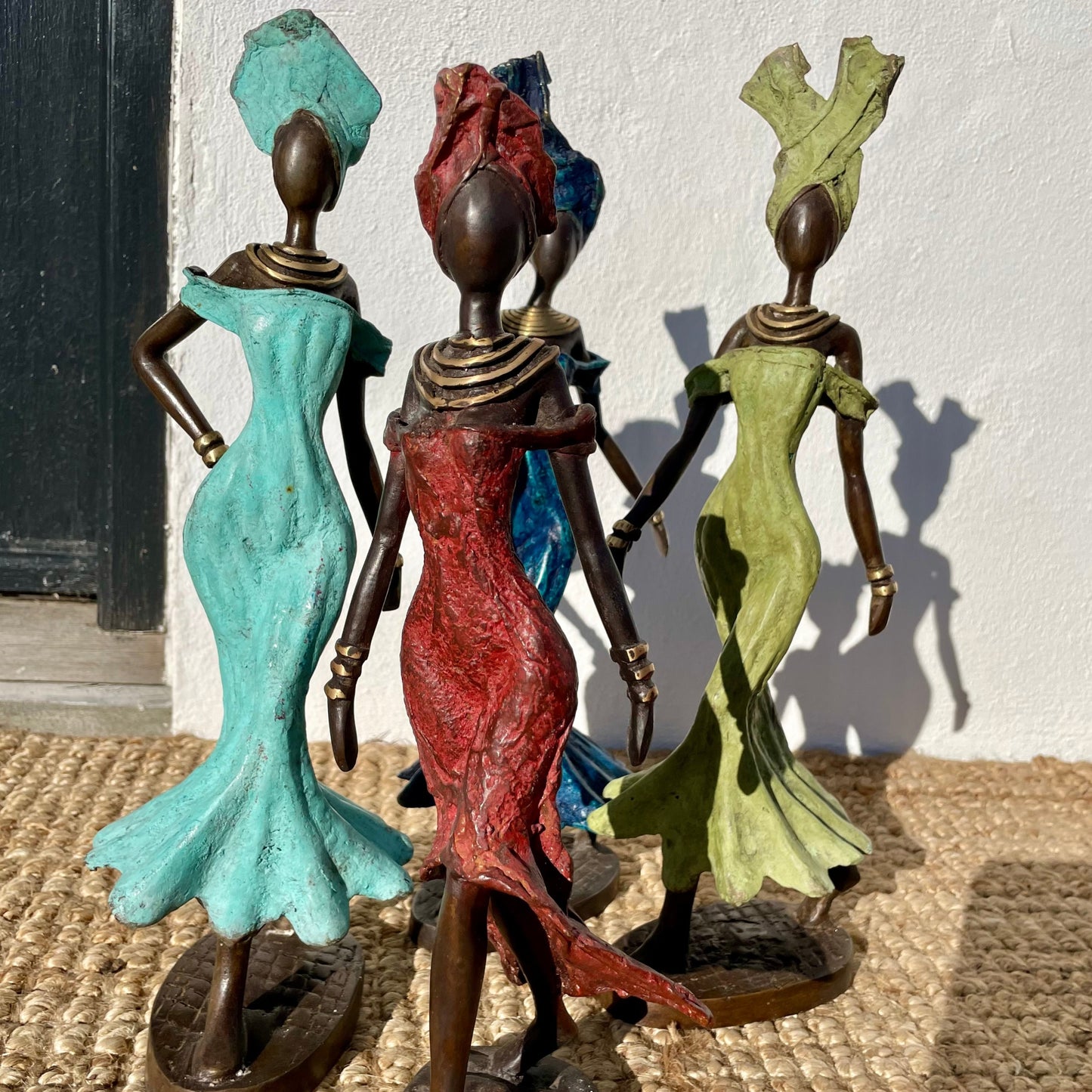 Brass art, Power woman 35-37 cm in recycled brass. Made Fair Trade in Burkina Faso