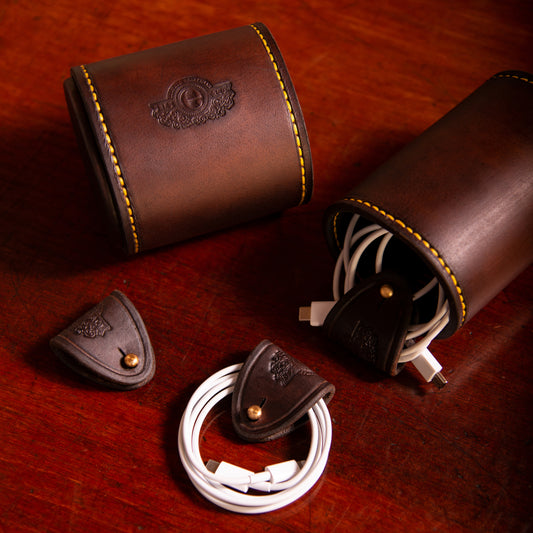 Case for mobile phone accessories in leather. Handmade from South Africa