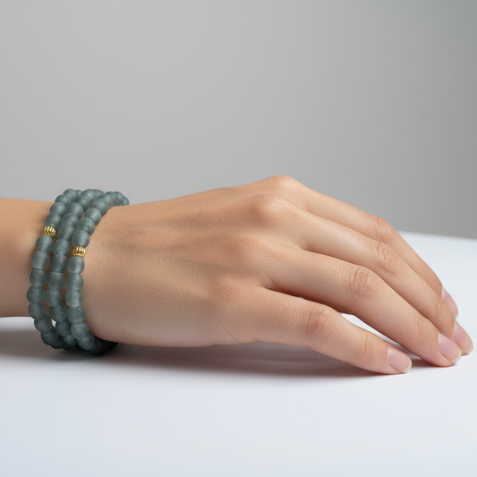 Bracelet in recycled glass from Ghana, dove blue