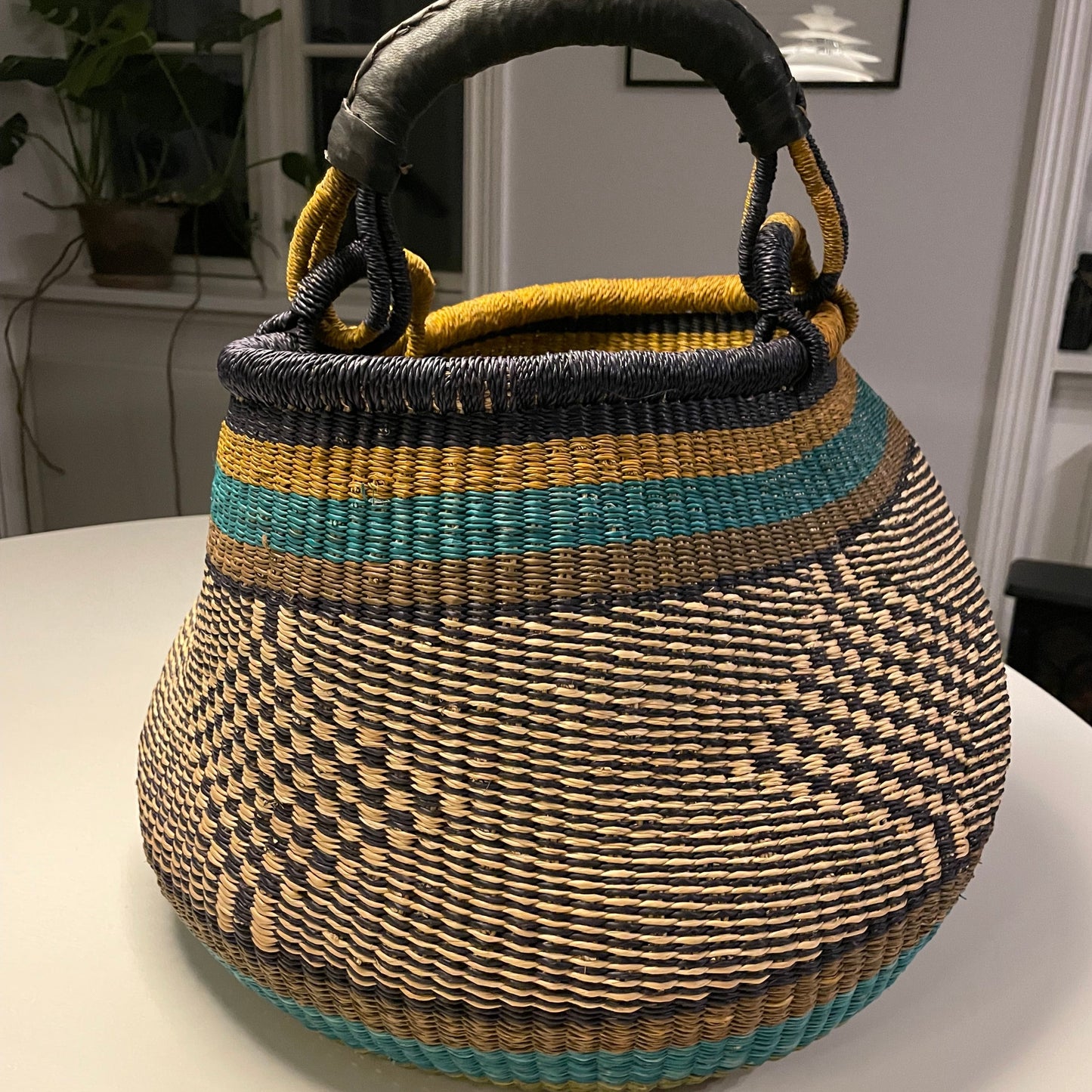 Basket with leather handle. Unique. Multicolored. Fair Trade from Ghana