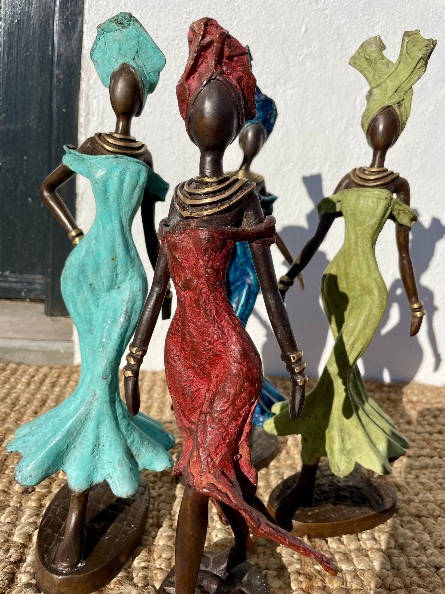 Brass art, Power woman 35-37 cm in recycled brass. Made Fair Trade in Burkina Faso