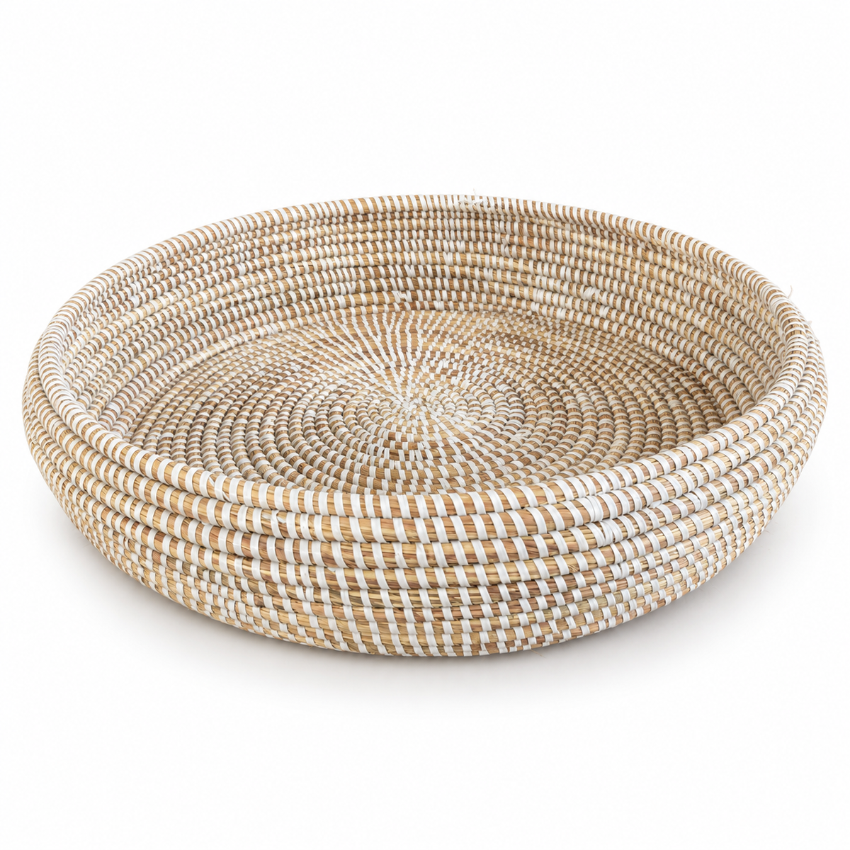 XL curved basket in natural weave