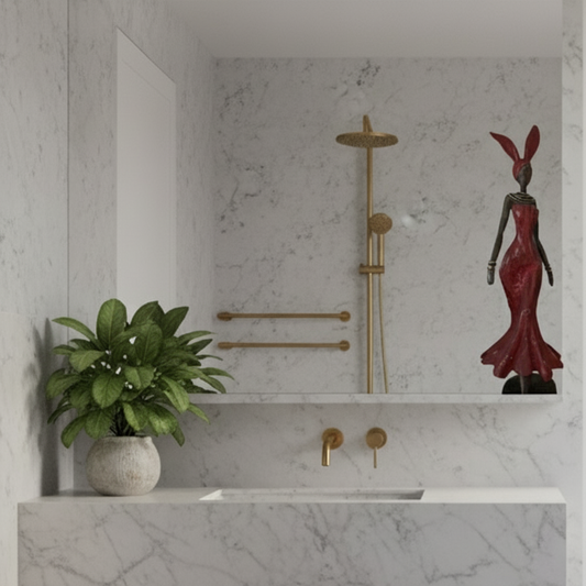 Messingkunst, 'Power Woman' i rød kjole, 35-37 cm, Fair Trade, Burkina Faso