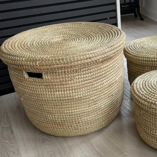 Laundry basket (or coffee table) hand-woven elephant grass with lid. Natural color. Three sizes. Fair Trade from Ghana