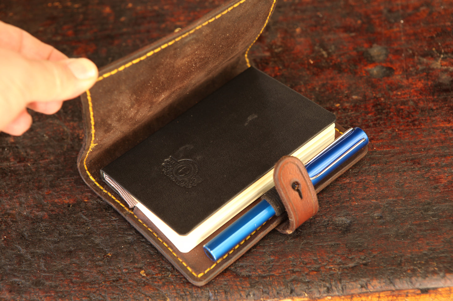 Notesbog i læder med moleskin blok i A6 fra Sydafrika