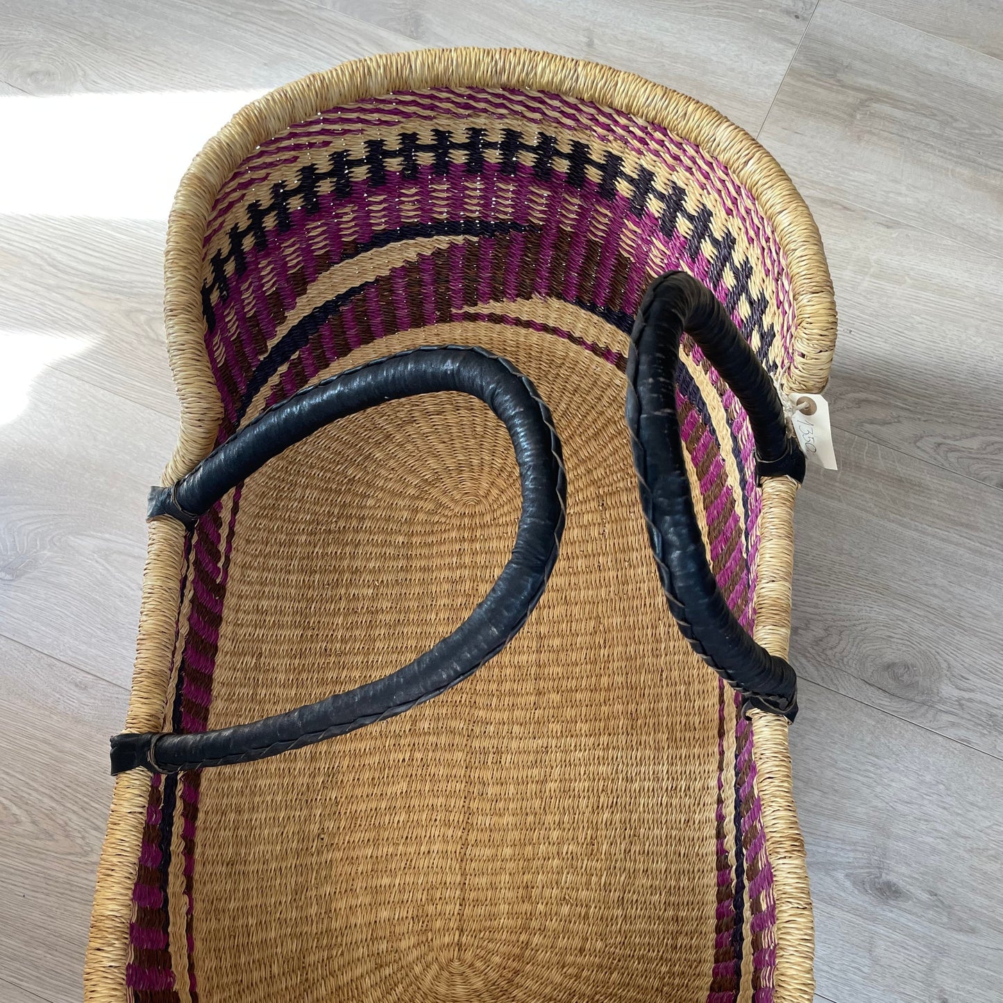 Baby lift (moss basket), woven in elephant grass, sustainable and Fair Trade from Ghana