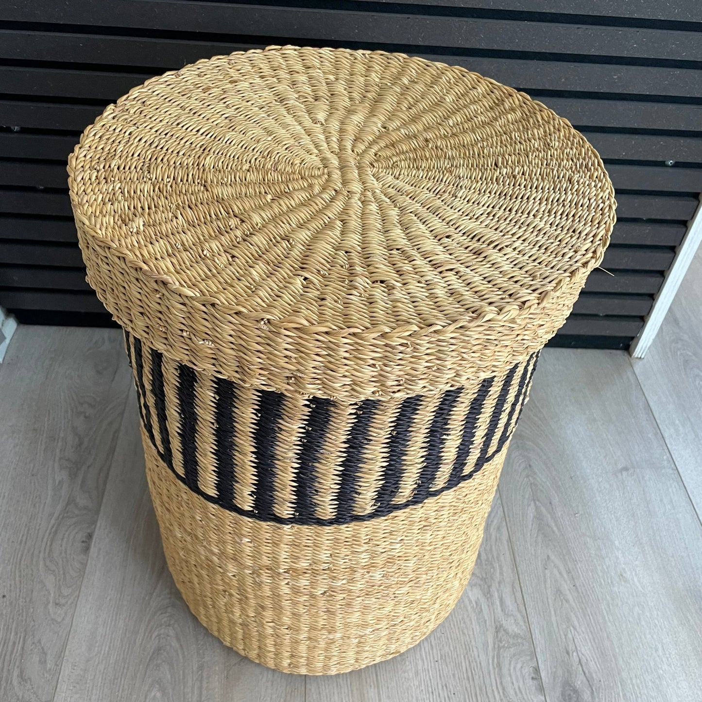 Laundry basket from Ghana, natural with black stripe and lid 