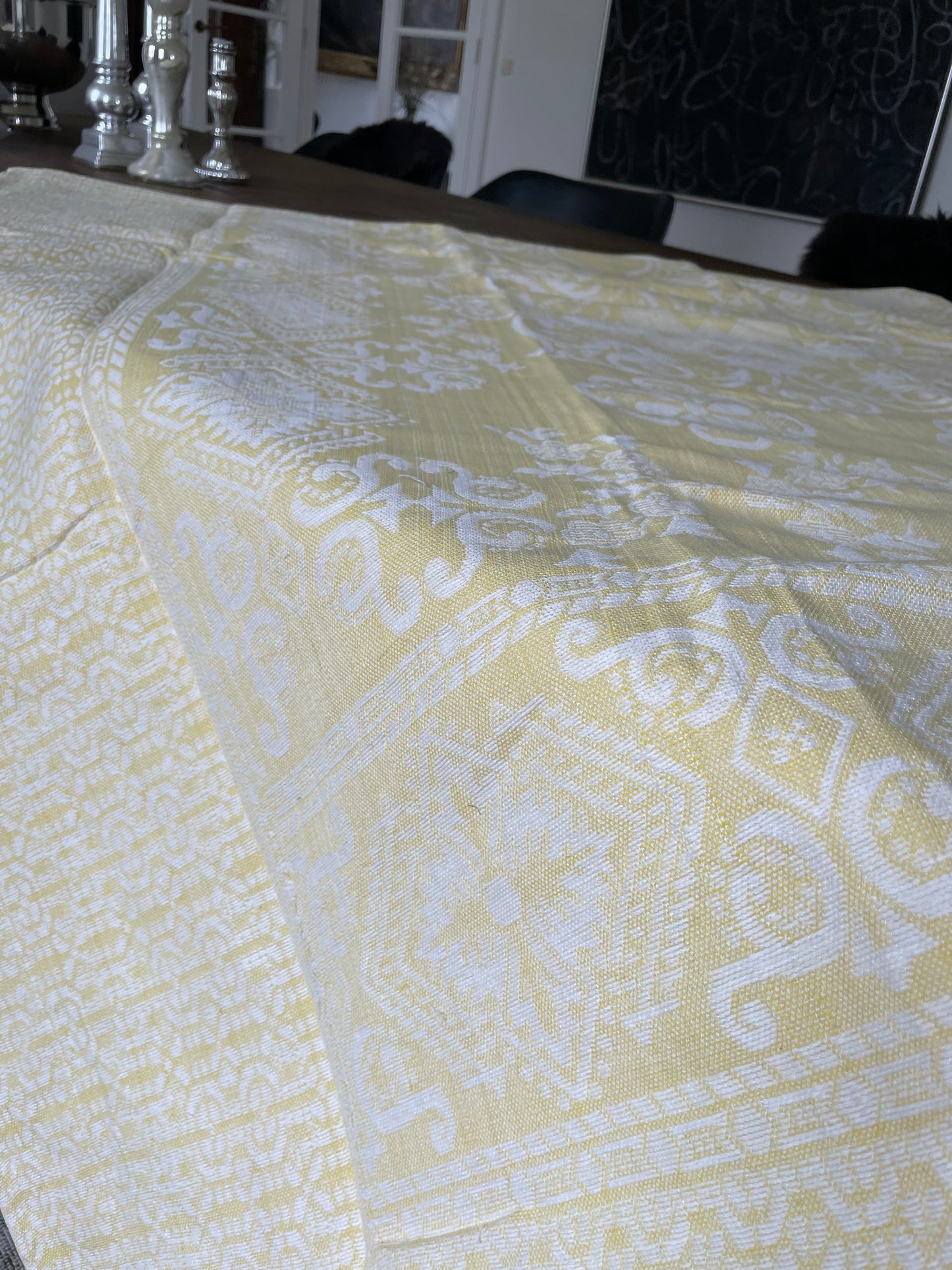 Bedspreads with damask weave in locally harvested cotton. Fair Trade from Afghanistan