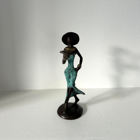 Messingkunst, 'The Power of Wisdom'. 15-17cm & turkis. Genbrugsmessing fra Burkina Faso, Fair Trade