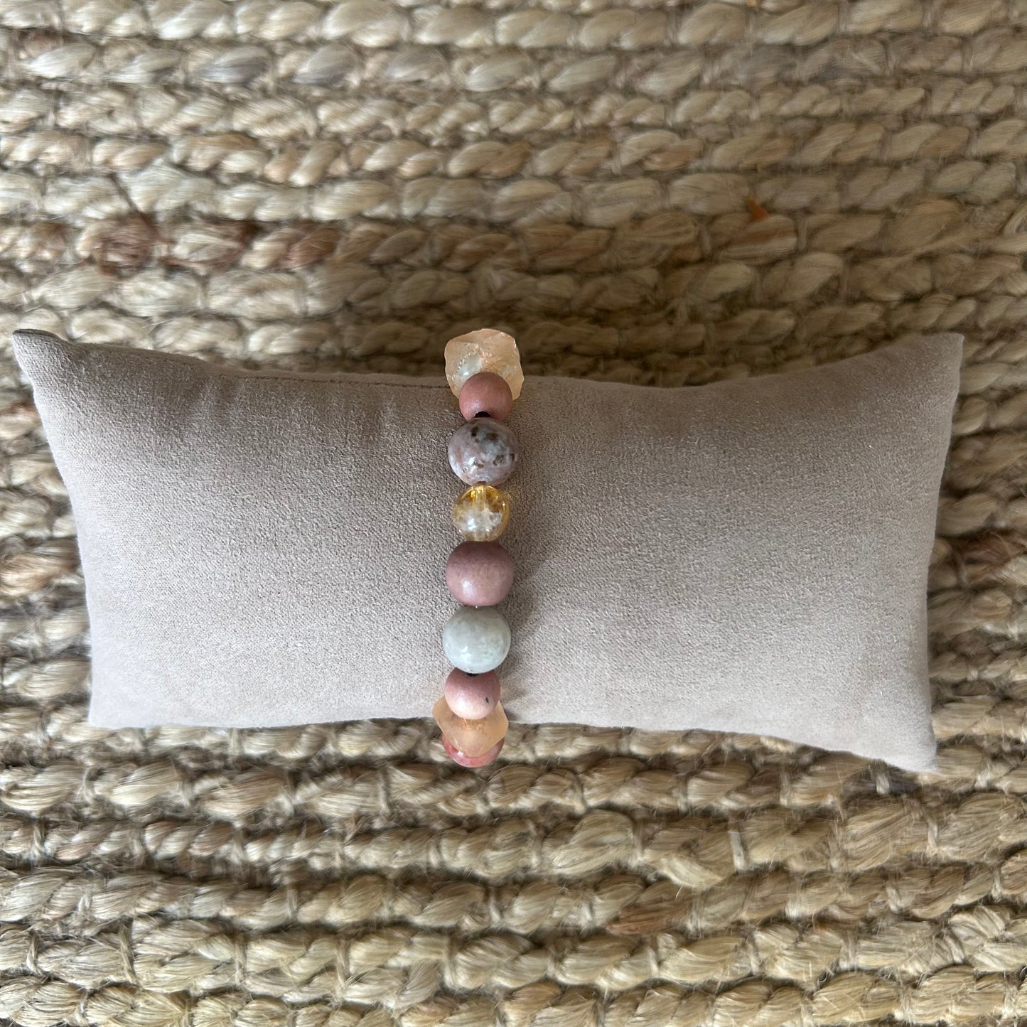 Bracelet in pink, mix of semi-precious stones &amp; recycled glass