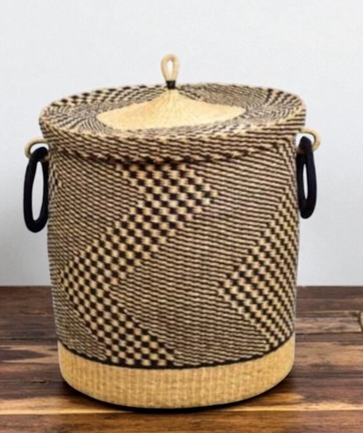 Kurv med låg, Ghana