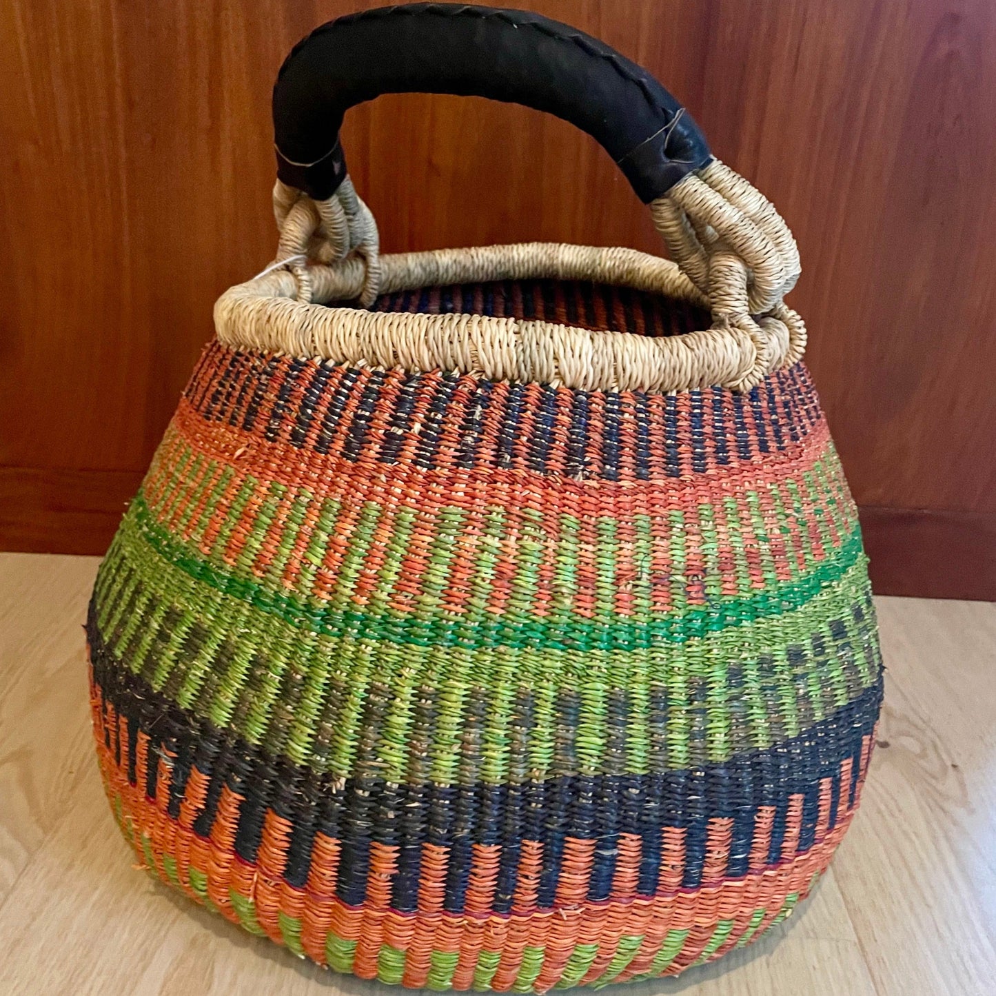 Basket with leather handle. Unique. Multicolored. Fair Trade from Ghana