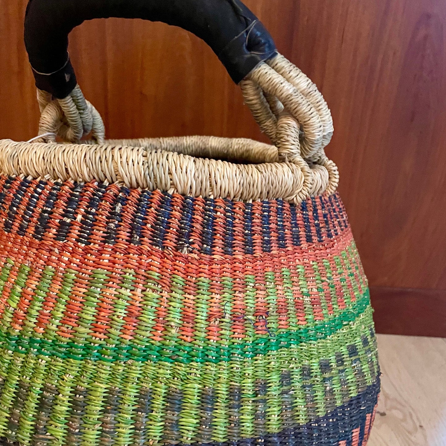 Basket with leather handle. Unique. Multicolored. Fair Trade from Ghana