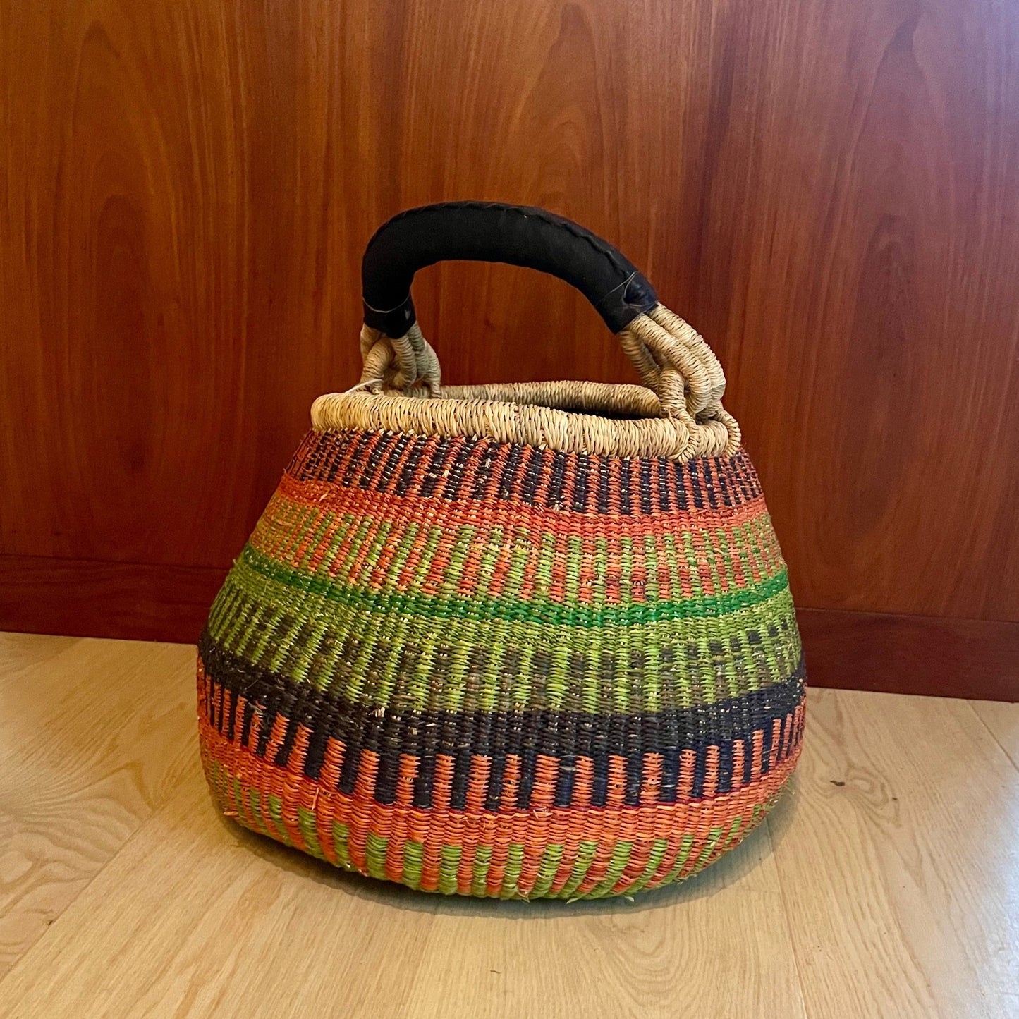 Basket with leather handle. Unique. Multicolored. Fair Trade from Ghana