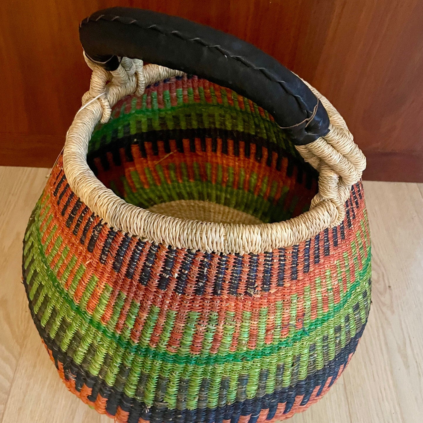 Basket with leather handle. Unique. Multicolored. Fair Trade from Ghana