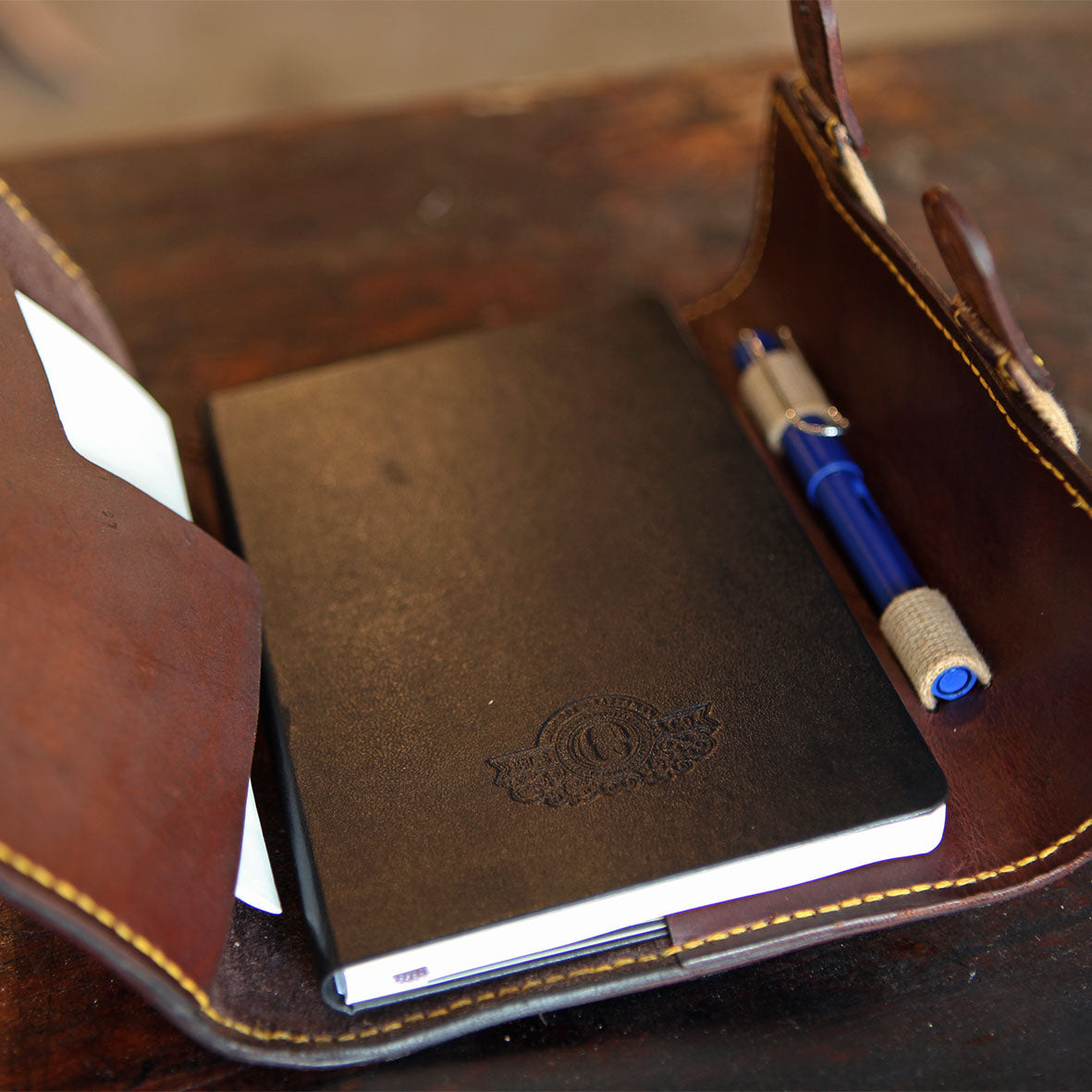 Notesbog i læder med moleskin blok i A5 fra Sydafrika